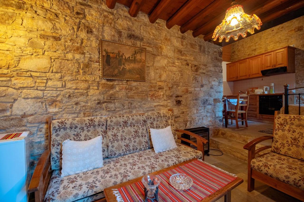 Constantias Stone Houses Лофу Екстер'єр фото