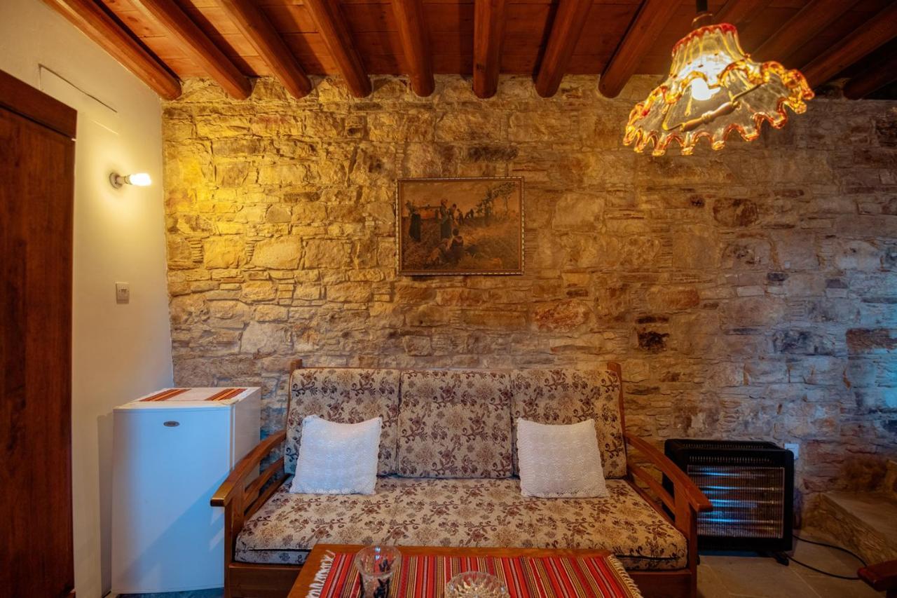 Constantias Stone Houses Лофу Екстер'єр фото