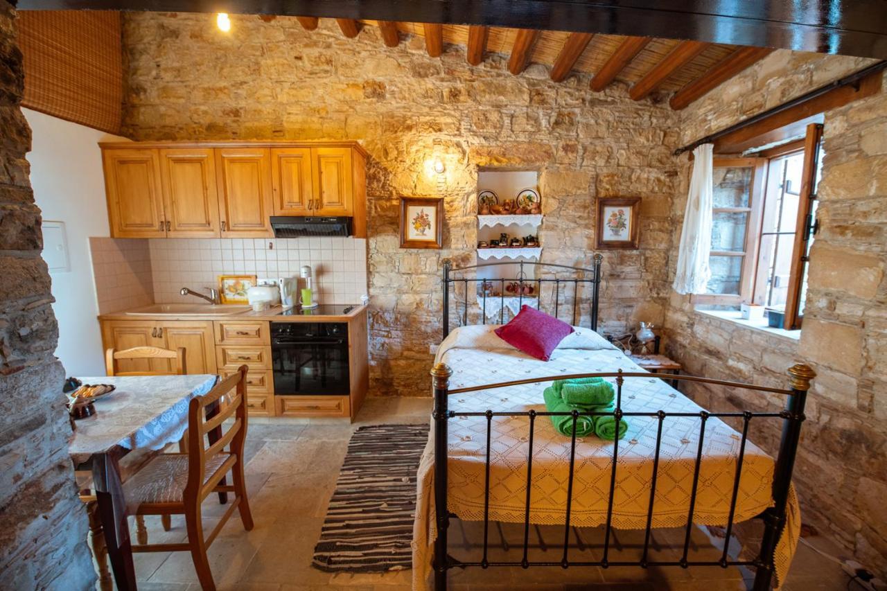 Constantias Stone Houses Лофу Екстер'єр фото