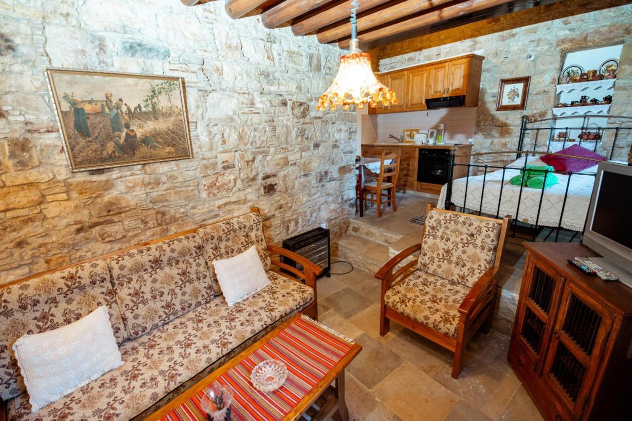 Constantias Stone Houses Лофу Екстер'єр фото