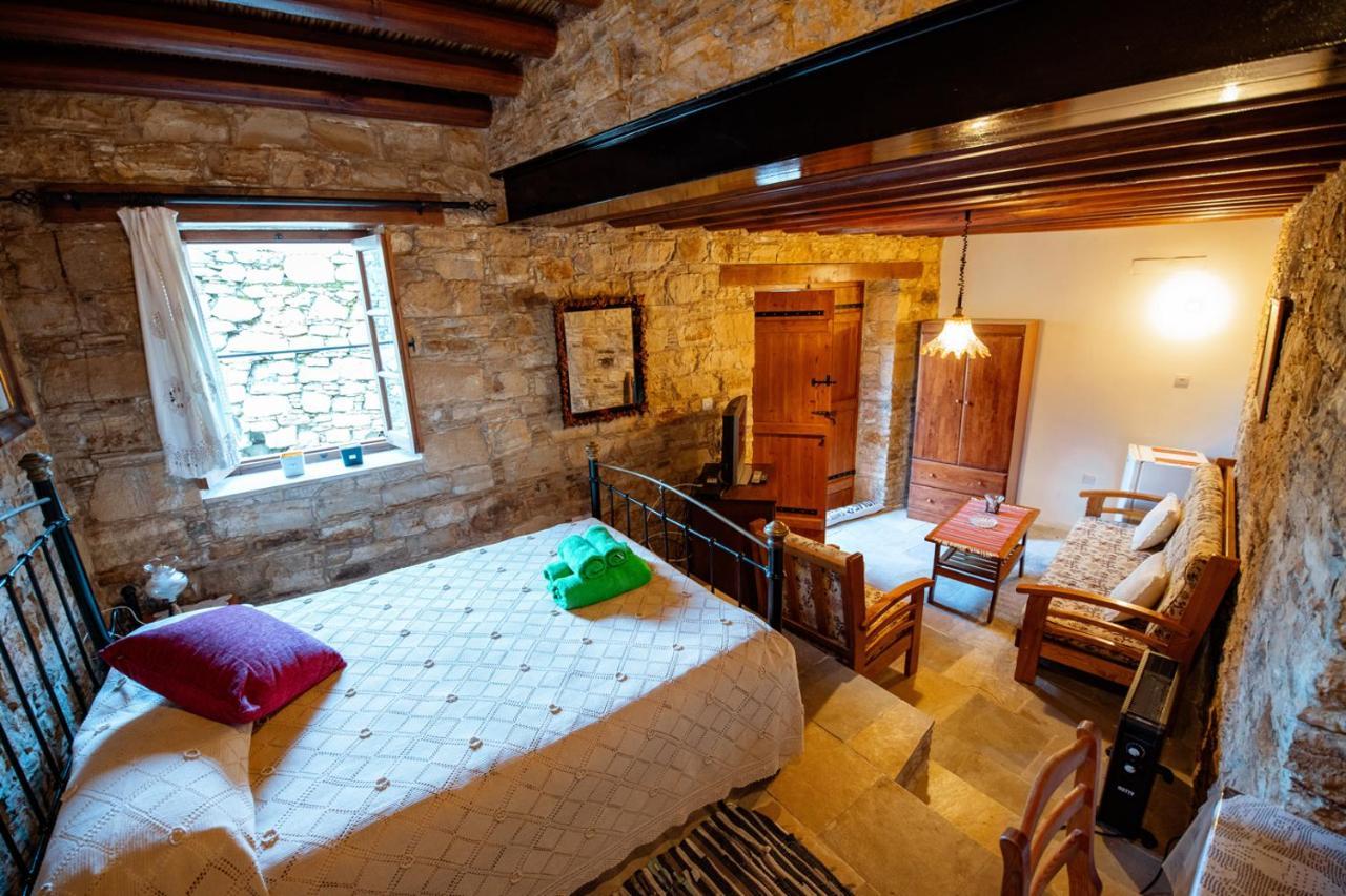 Constantias Stone Houses Лофу Екстер'єр фото